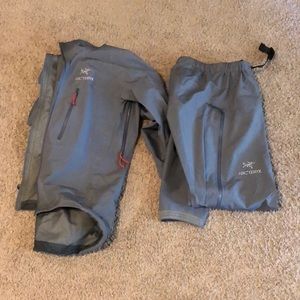 Men’s small rain suit